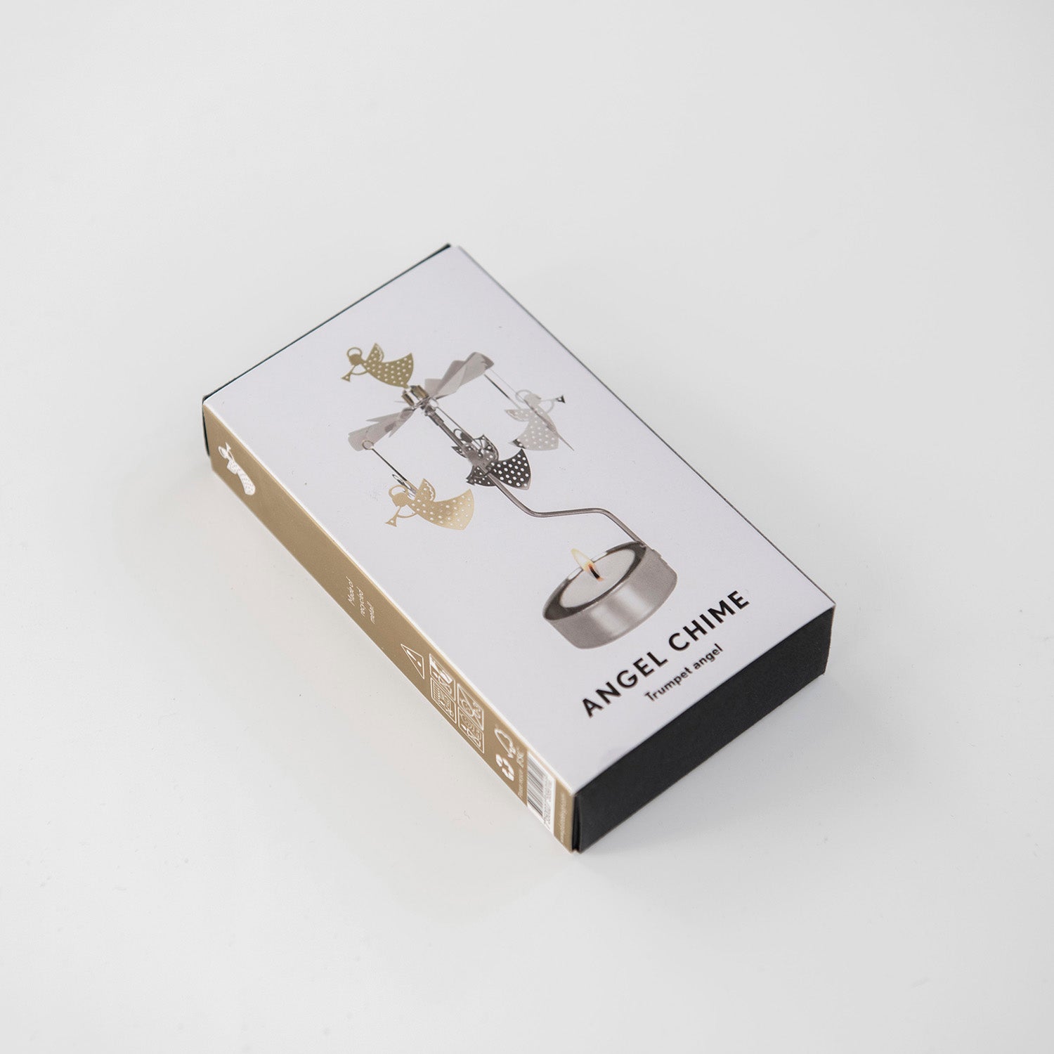 シルバーとゴールドの天使がモチーフ。