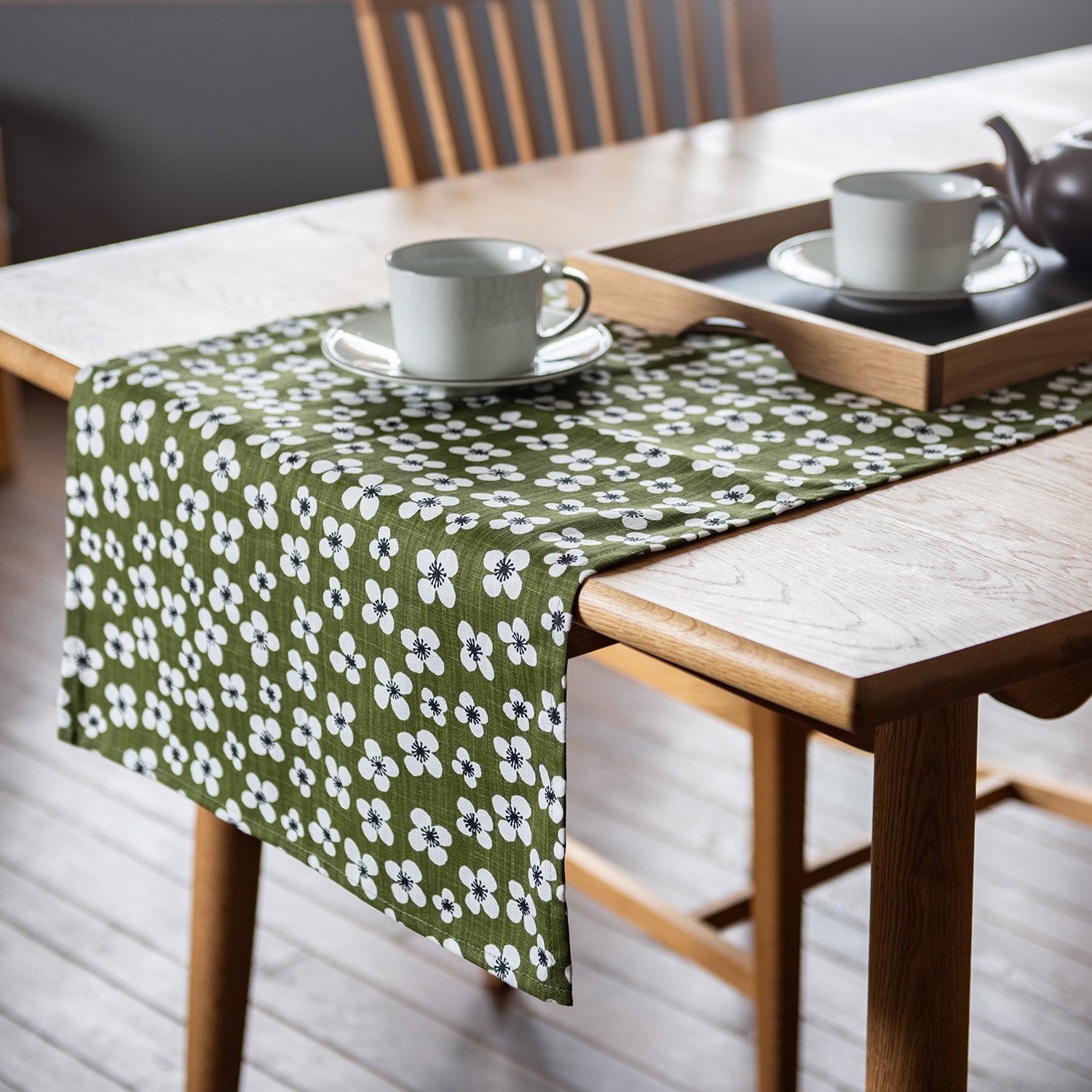 Belle Amie テーブルランナー