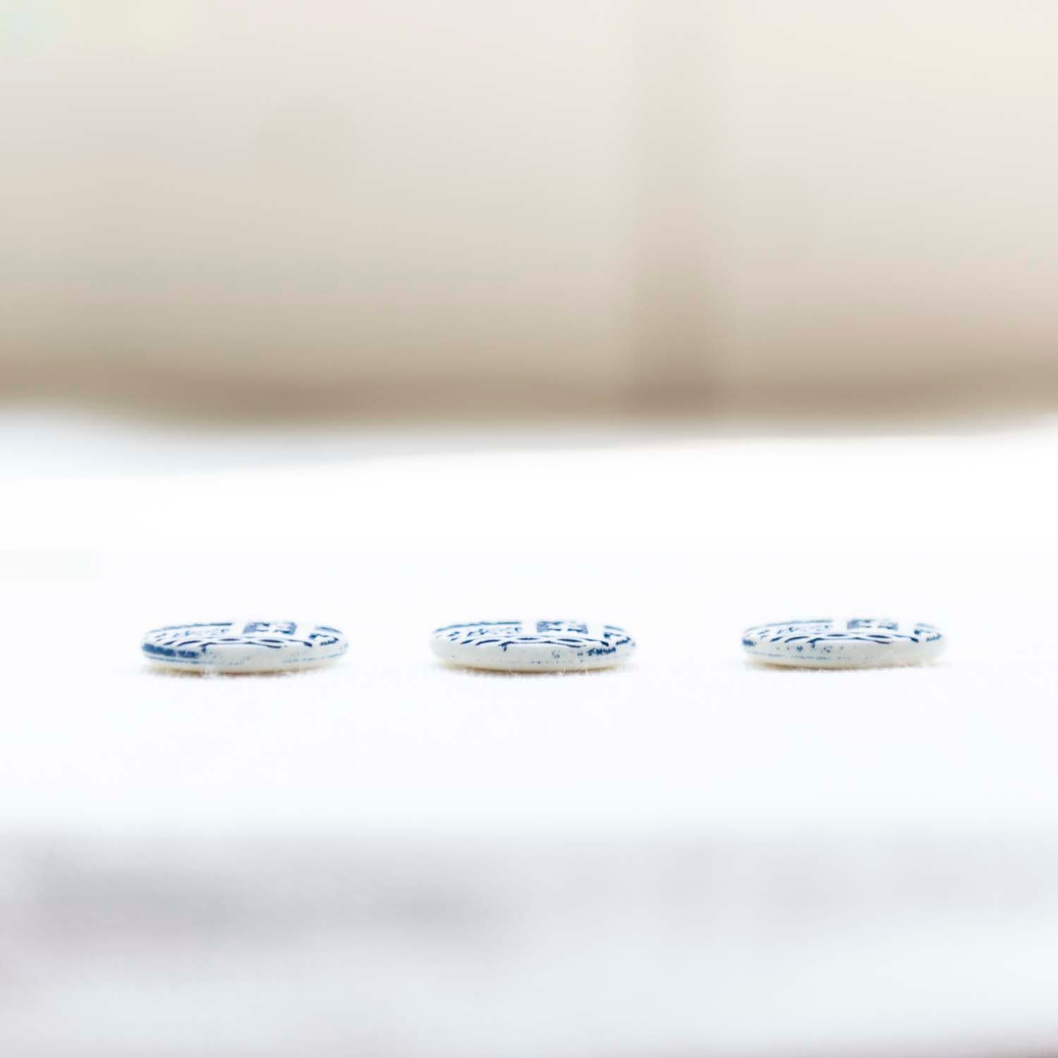 【Vintage】 button blue / white