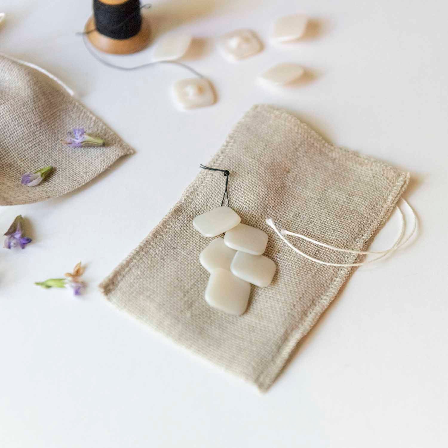 【Vintage】 square white button