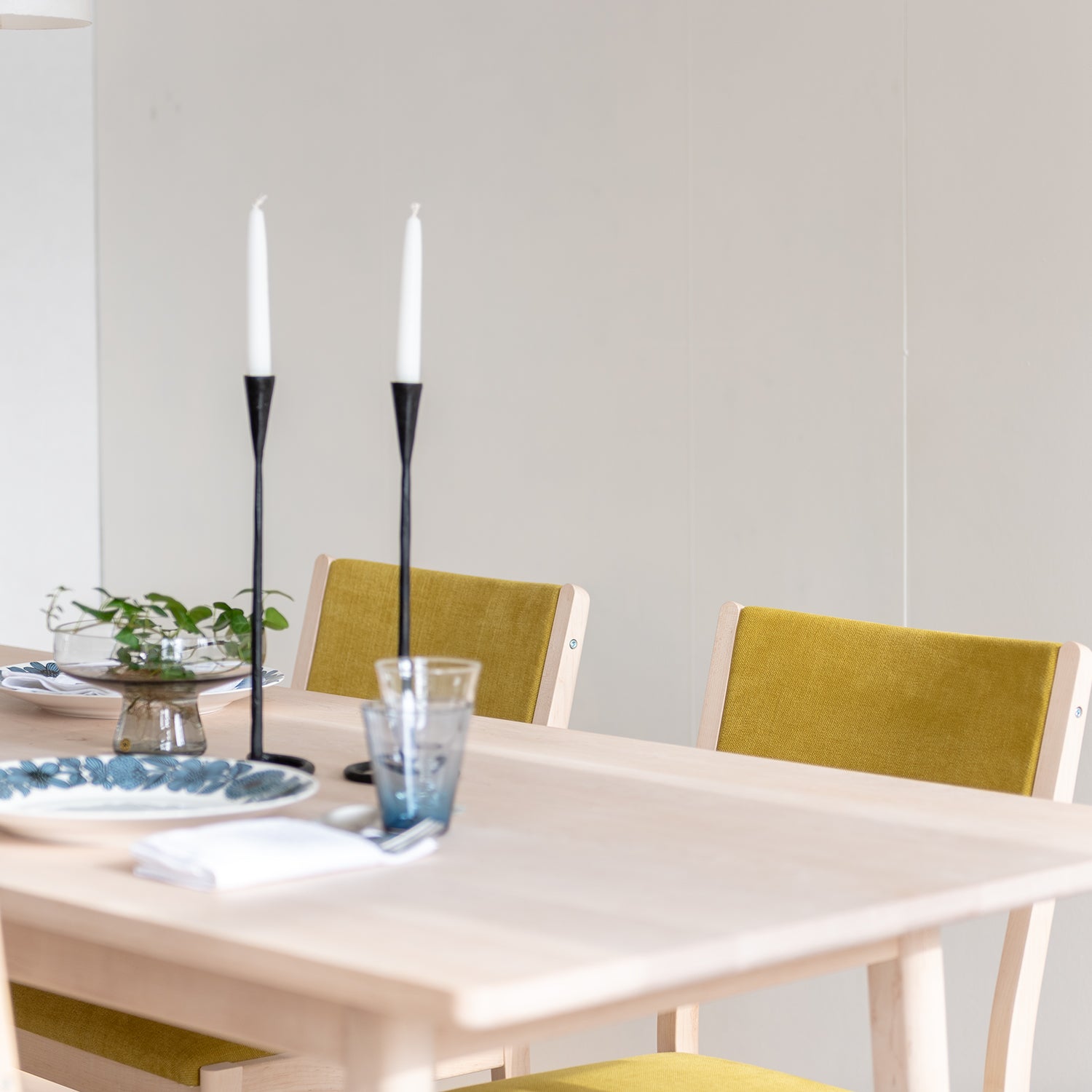 LIM Dining Table