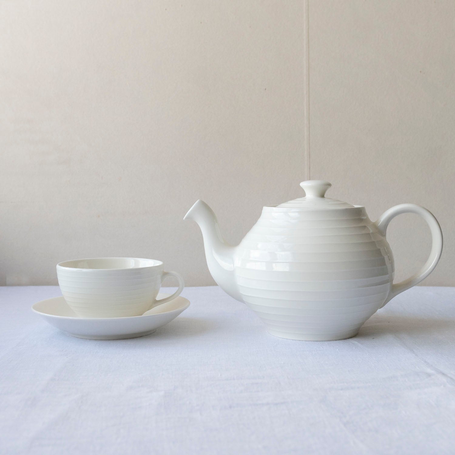 BLOND Tea Pot