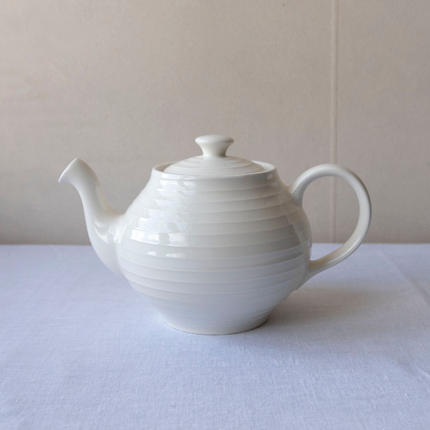 BLOND Tea Pot