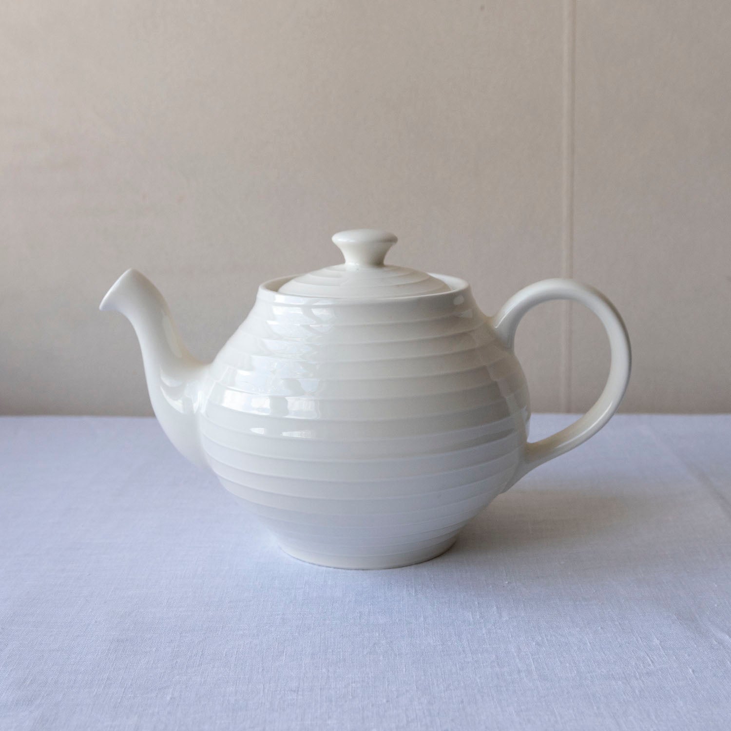 BLOND<br>Tea Pot