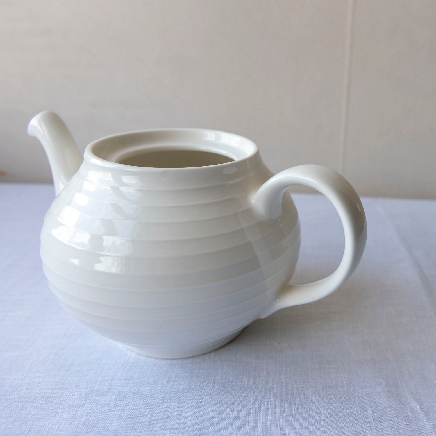 BLOND Tea Pot