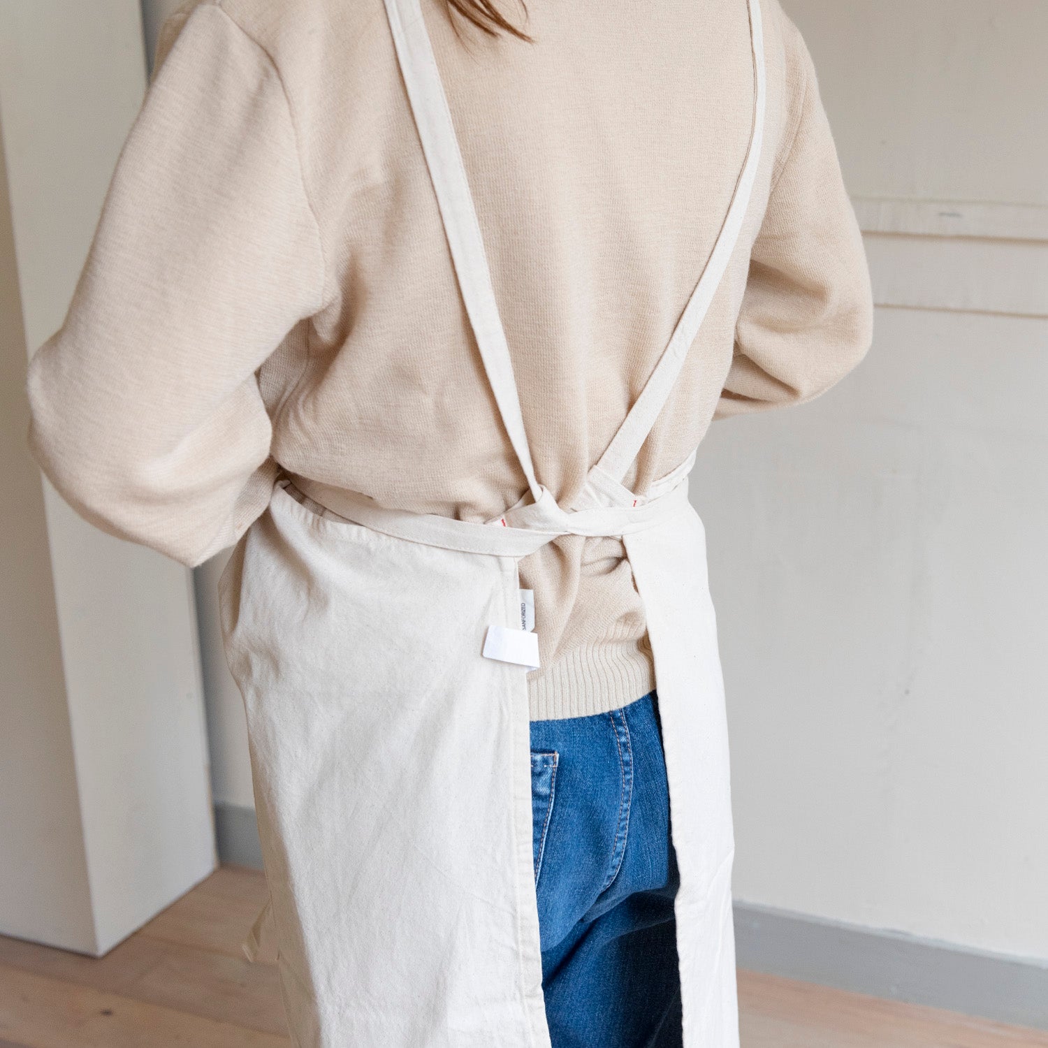 BASIC APRON <br>A HEY!