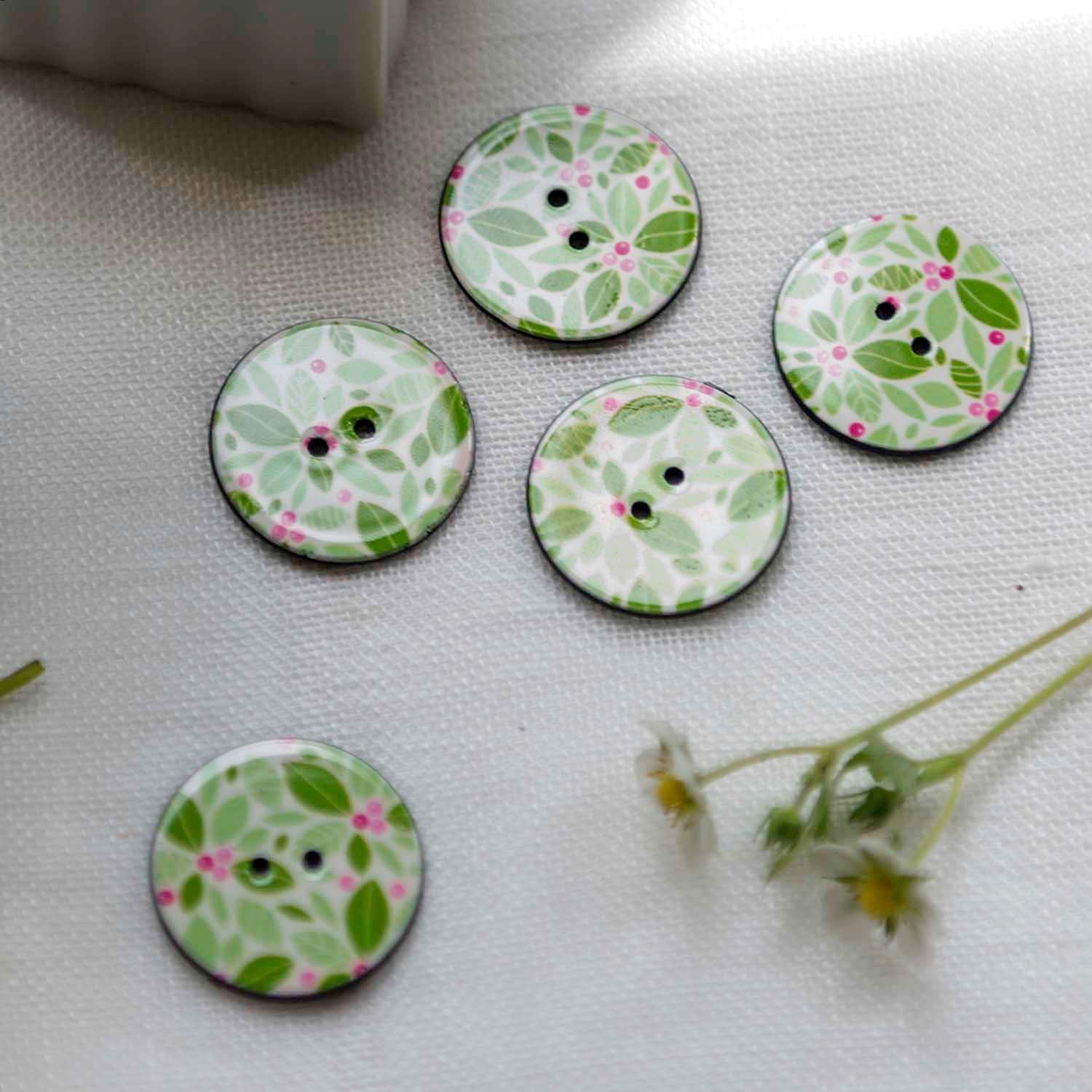 【Vintage】 button leaves & berries