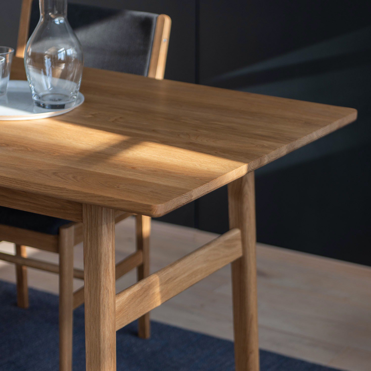 LIM Dining Table