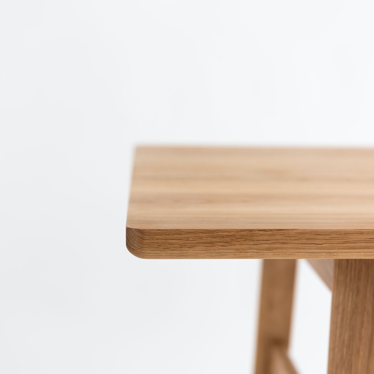 LIM Dining Table