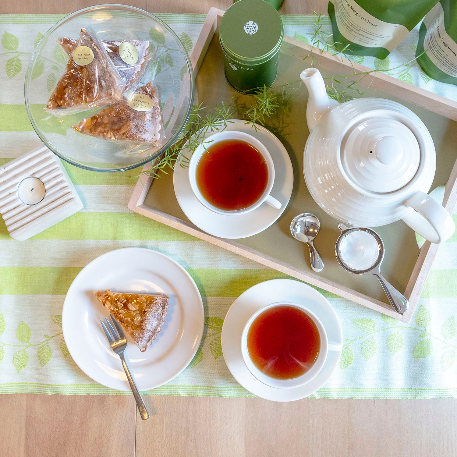 BLOND<br>Tea Pot