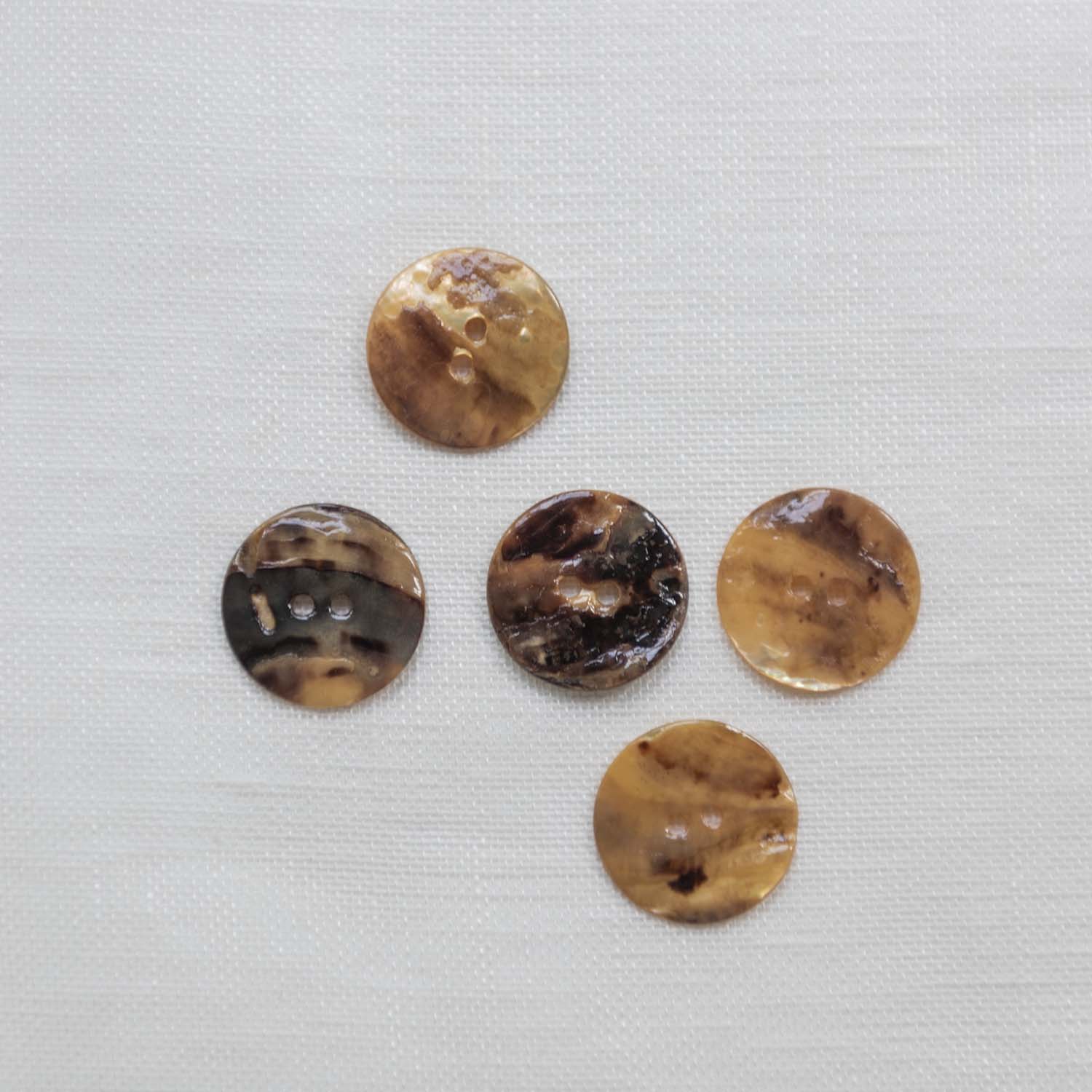 【Vintage】 yellow shell button