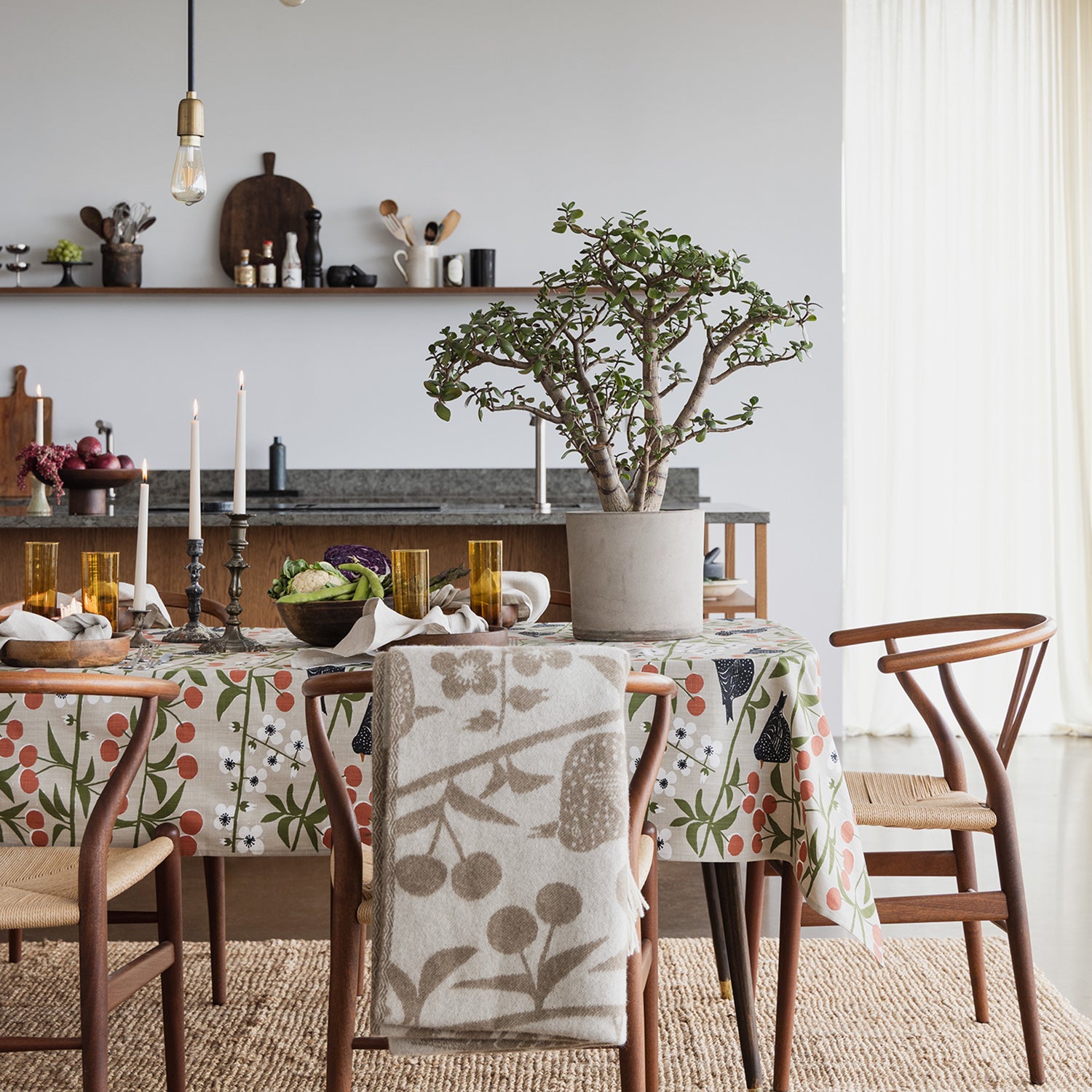 Körsbärsträdgården テーブルクロス