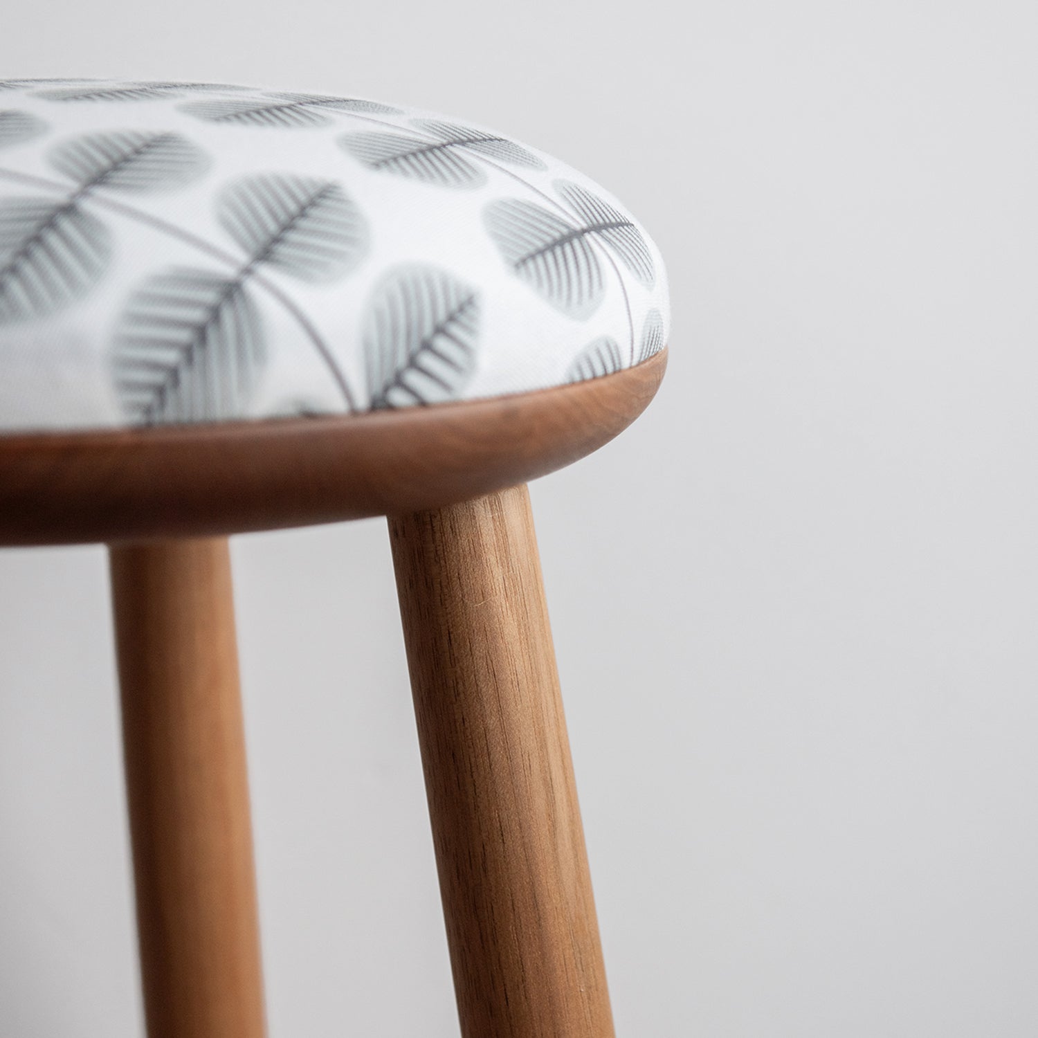 PAS Stool Palette<br>オニグルミ F2