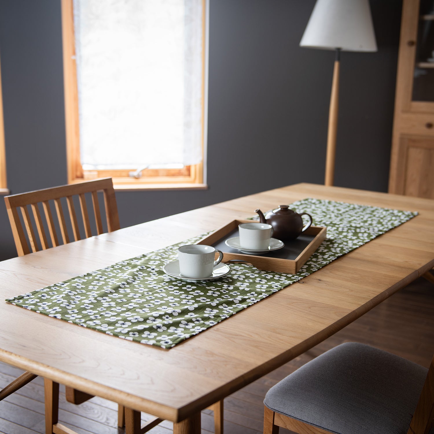 Belle Amie テーブルランナー