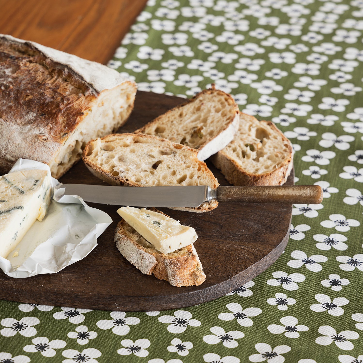 Belle Amie テーブルランナー