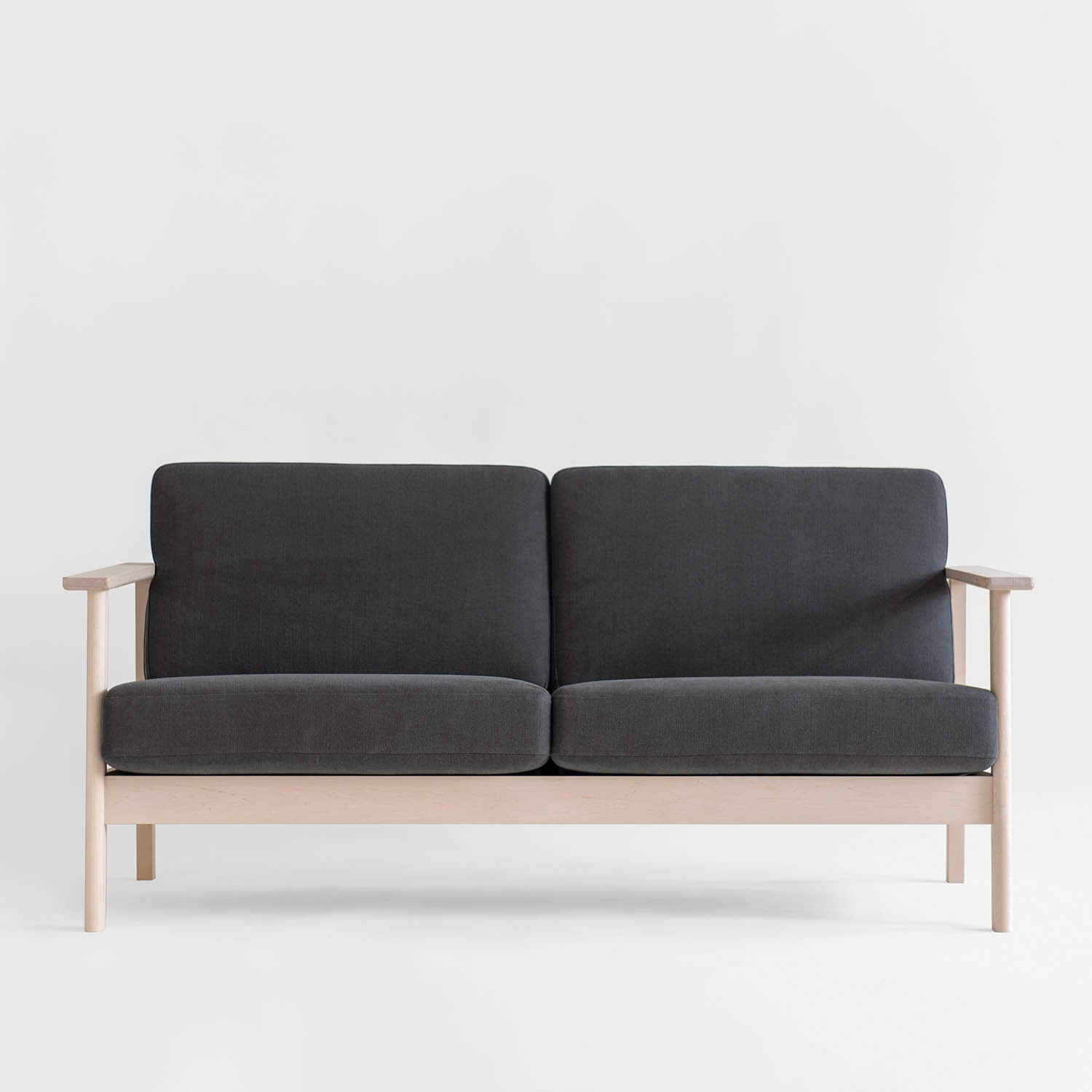 LIM Sofa – GOOD NEWS by KITANOSUMAISEKKEISHA