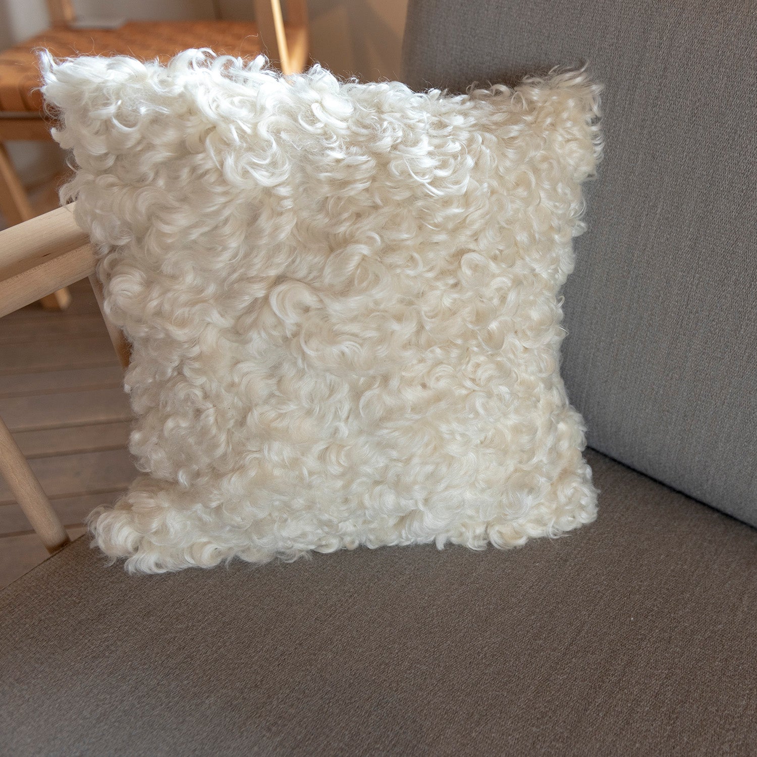 Gotland Sheep Cushion ホワイト